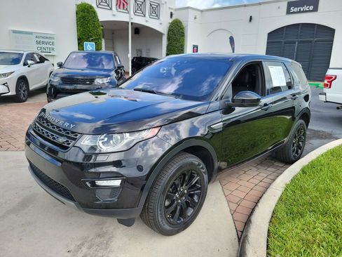 Used 2018 Land Rover Discovery Sport SE image 3