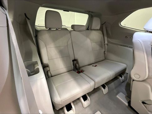 Used 2025 Buick Enclave Avenir w/ Super Cruise Package AWD/4WD image 33