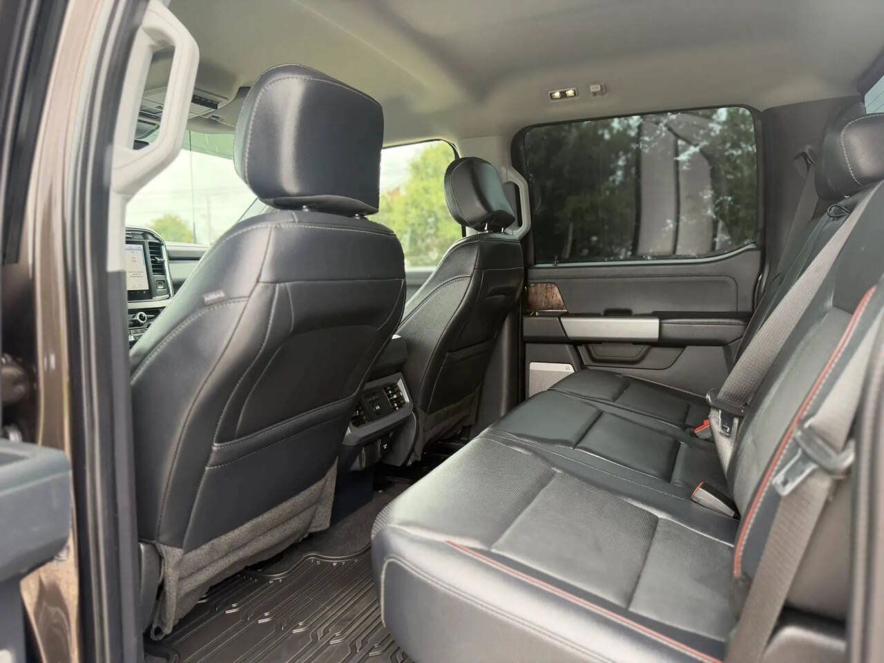 Used 2024 Ford F250 Lariat w/ Lariat Ultimate Package AWD/4WD image 17