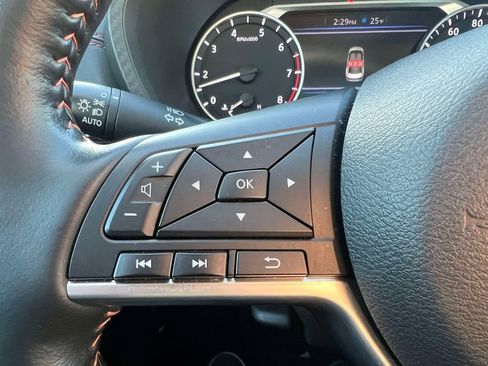 Used 2025 Nissan Sentra SR w/ SR Premium Package FWD image 24