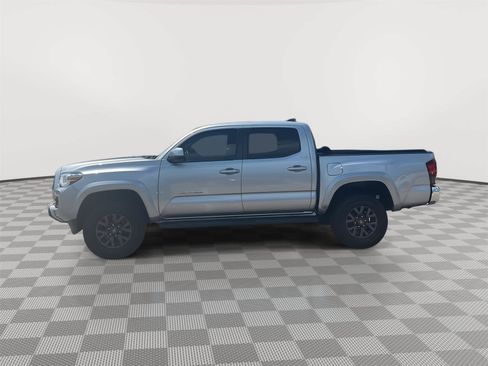 Used 2023 Toyota Tacoma SR5 AWD/4WD image 8