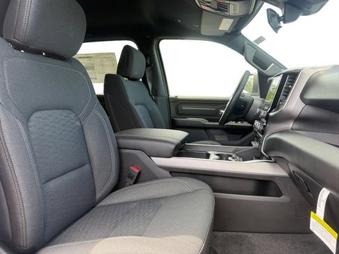 New 2026 RAM 1500 Express AWD/4WD image 15