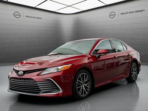 Used 2022 Toyota Camry XLE AWD/4WD image 13