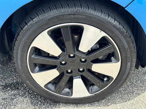Used 2019 Kia Soul + FWD image 9
