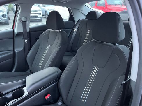 Used 2025 Hyundai Elantra SEL image 27