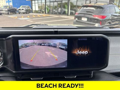Used 2024 Jeep Wrangler Unlimited Sport AWD/4WD image 23