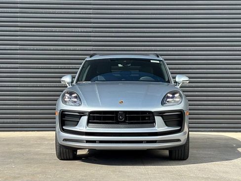 Certified 2026 Porsche Macan image 10