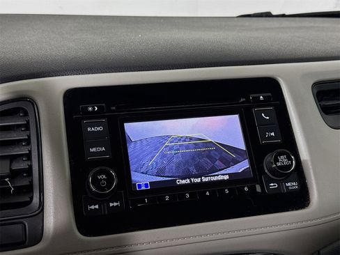 Used 2020 Honda HR-V LX image 11