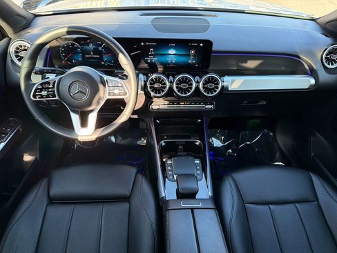 Used 2022 Mercedes-Benz GLB 250 4MATIC image 17