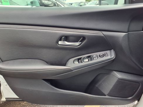 Used 2024 Nissan Sentra SV FWD image 19