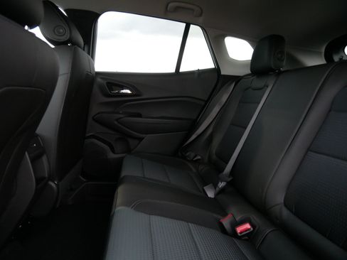 New 2026 Chevrolet Trax LT w/ LT Convenience Package FWD image 5