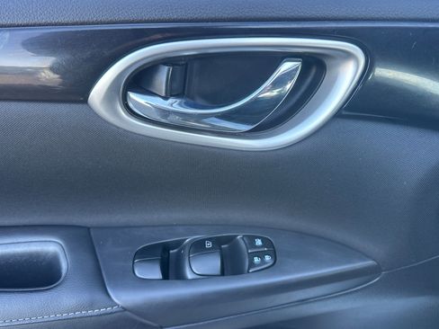 Used 2018 Nissan Sentra SV image 11