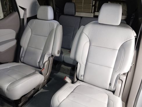 Used 2020 Chevrolet Traverse LT w/ LT Premium Package AWD/4WD image 14