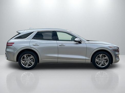 Used 2025 Genesis GV70 2.5T AWD/4WD image 4