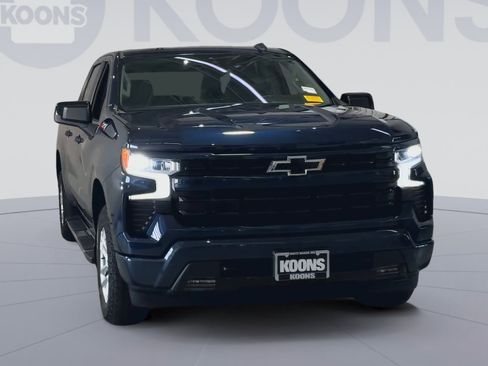 Used 2023 Chevrolet Silverado 1500 RST w/ Z71 Off-Road Package AWD/4WD image 4