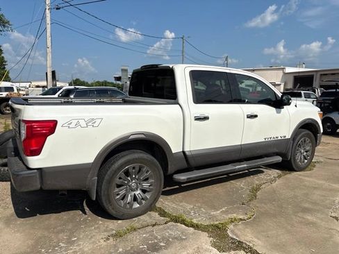 Used 2018 Nissan Titan Platinum Reserve w/ Platinum Utility Package AWD/4WD image 2