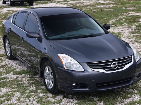 Used 2011 Nissan Altima 2.5 S w/ Special Edition Pkg FWD image 15