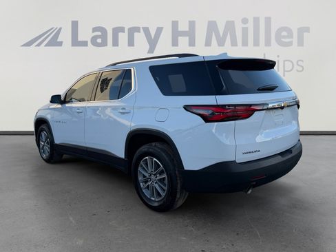 Used 2022 Chevrolet Traverse LT FWD image 3