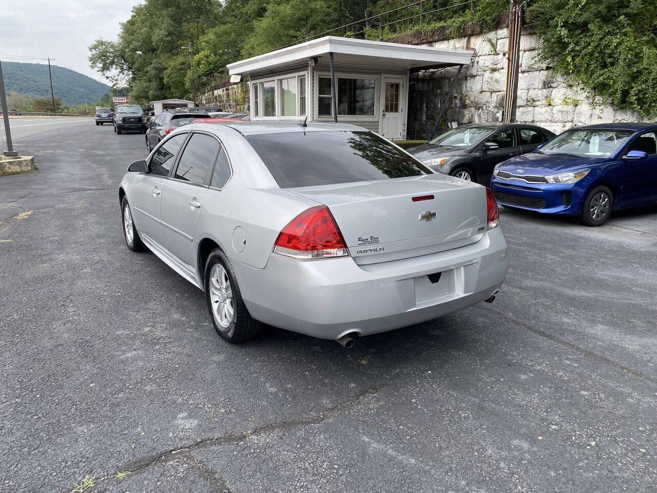 Used 2015 Chevrolet Impala Limited LS FWD image 3