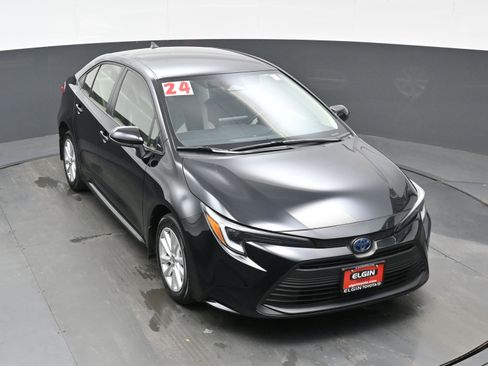 Used 2024 Toyota Corolla LE image 32