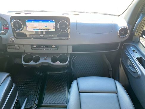 Used 2023 Mercedes-Benz Sprinter 2500 image 22