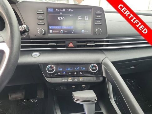 Certified 2023 Hyundai Elantra SEL w/ Preferred Accessory Package image 12