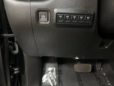 Used 2022 Chevrolet Silverado 3500 High Country AWD/4WD image 35