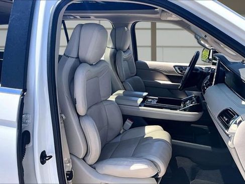 Used 2020 Lincoln Navigator Reserve w/ Equipment Group 208A Reserve AWD/4WD image 7