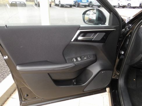 New 2025 Mitsubishi Outlander ES image 15