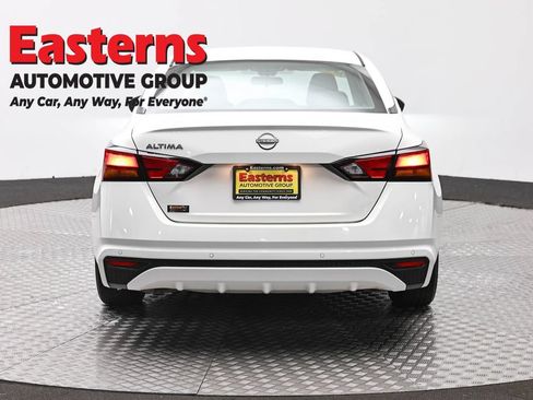 Used 2024 Nissan Altima 2.5 S FWD image 6