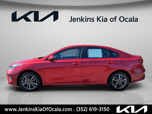 Certified 2024 Kia Forte LXS FWD image 7