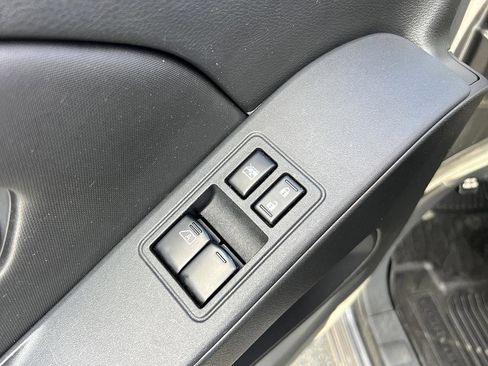 Certified 2023 Nissan Frontier S image 18