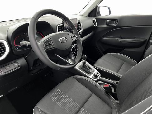 New 2025 Hyundai Venue Limited image 14
