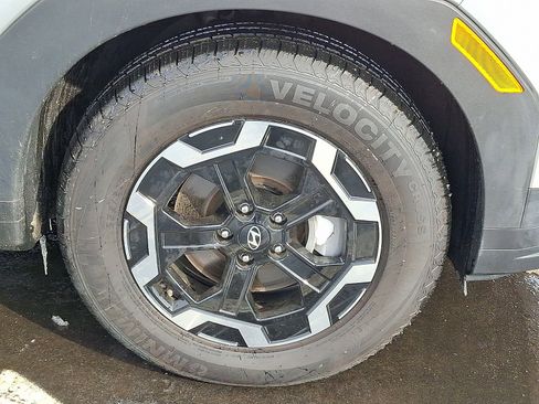 Certified 2024 Hyundai Santa Fe SEL image 9