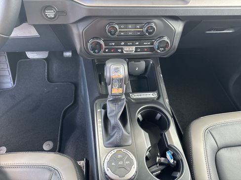 New 2026 Ford Bronco Outer Banks image 29