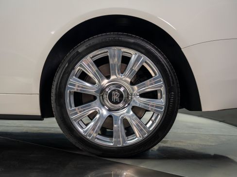 Used 2017 Rolls-Royce Dawn RWD image 36