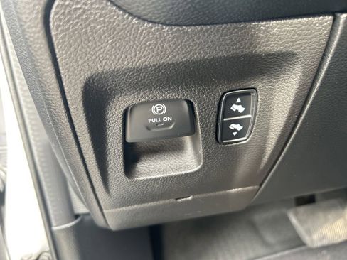 Used 2020 RAM 1500 Big Horn AWD/4WD image 18