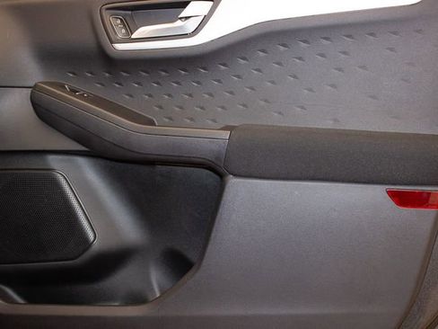 Used 2020 Ford Escape SE image 11