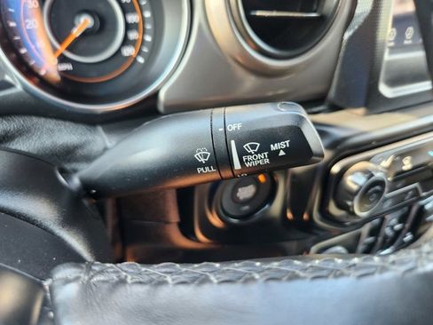 Used 2022 Jeep Gladiator Sport image 23