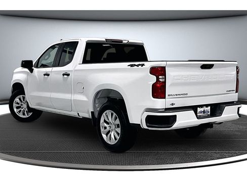 Used 2023 Chevrolet Silverado 1500 Custom image 13