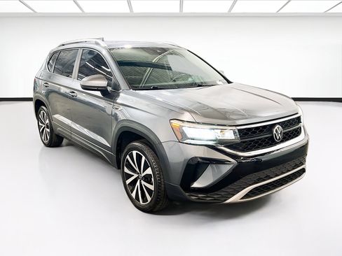 Used 2022 Volkswagen Taos SE image 3