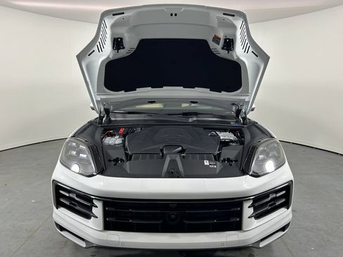 New 2026 Porsche Cayenne AWD/4WD image 30