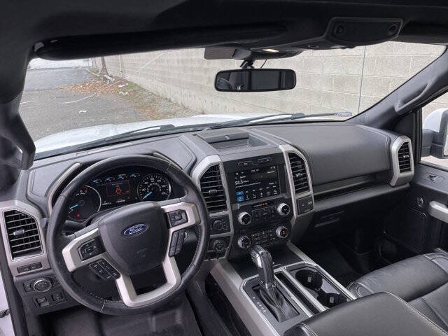 Used 2018 Ford F150 Lariat w/ Equipment Group 502A Luxury AWD/4WD image 16