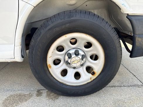 Used 2014 Chevrolet Express 1500 RWD image 39