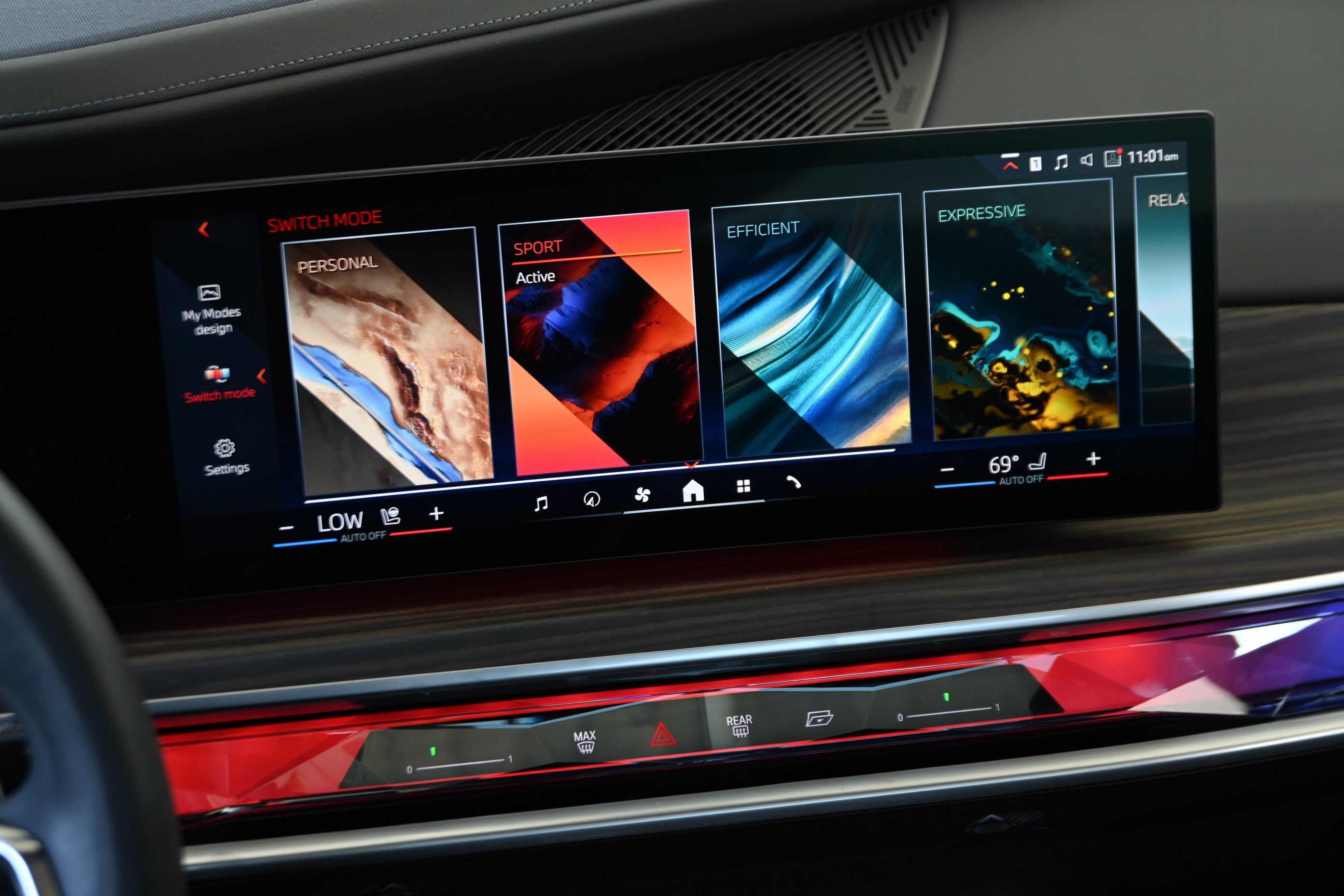 Certified 2024 BMW 740i RWD image 33