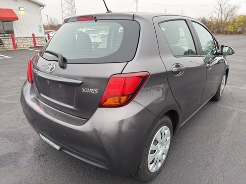 Used 2017 Toyota Yaris L image 7