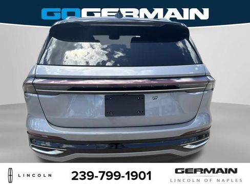 Used 2024 Lincoln Nautilus Reserve w/ Equipment Group 203A AWD/4WD image 6