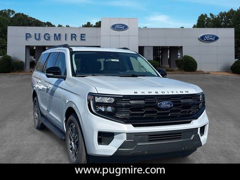 New 2026 Ford Expedition Active image 1