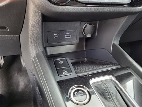 Used 2024 Nissan Kicks SR image 8