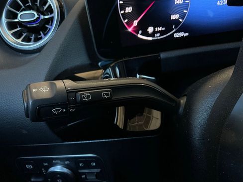 Used 2025 Mercedes-Benz GLA 250 image 41